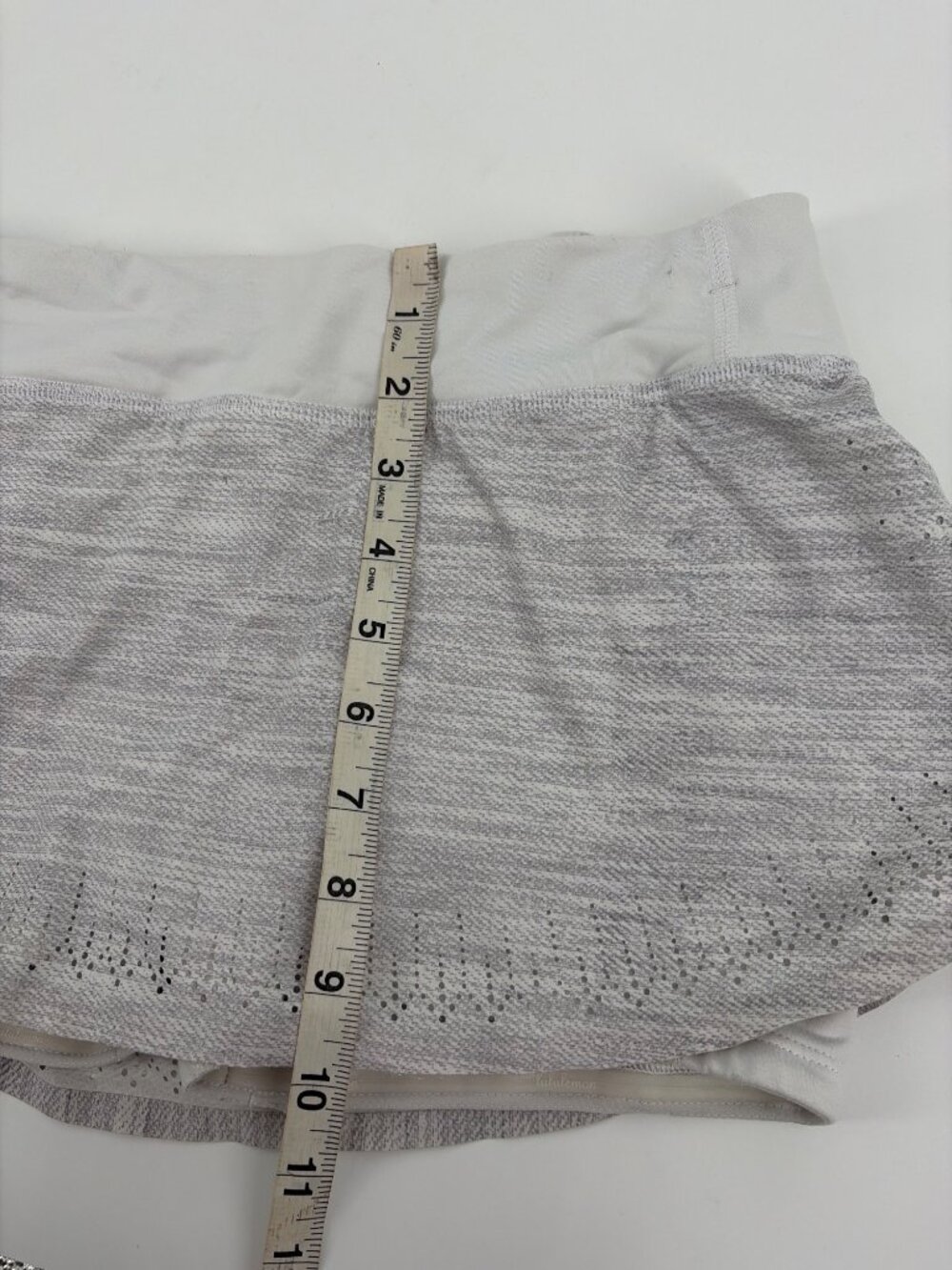 Lululemon Run Light As Air Lined Skirt Womens 4 Gray White Athleisure Preppy - Picture 7 of 8
